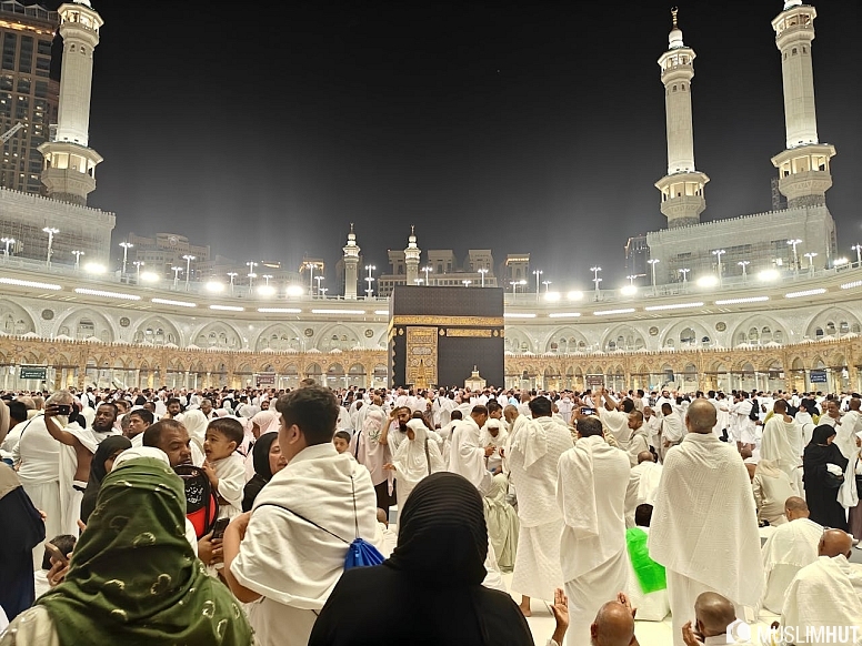 night view of umrah
