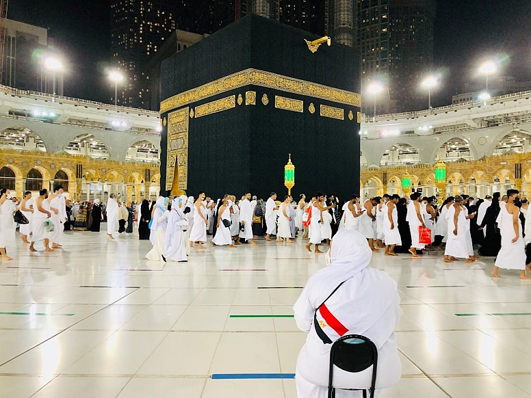 umrah at night